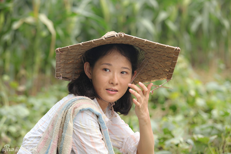 组图:《马向阳下乡记》刘滢诠释最美寡妇