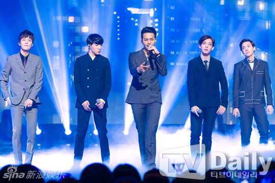 时代少年团歌曲舞台高清 704_1425281_692886.jpg