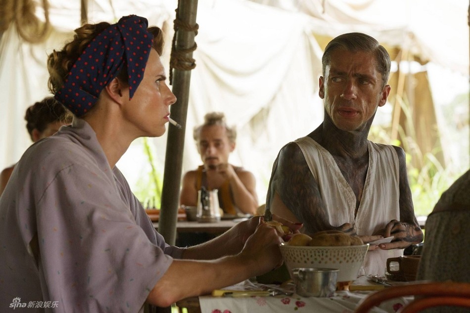 组图:《美国恐怖故事》第4季剧照 拉开畸形秀