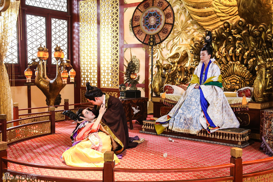 《美人制造》曝照 热巴虐恋令人惋惜