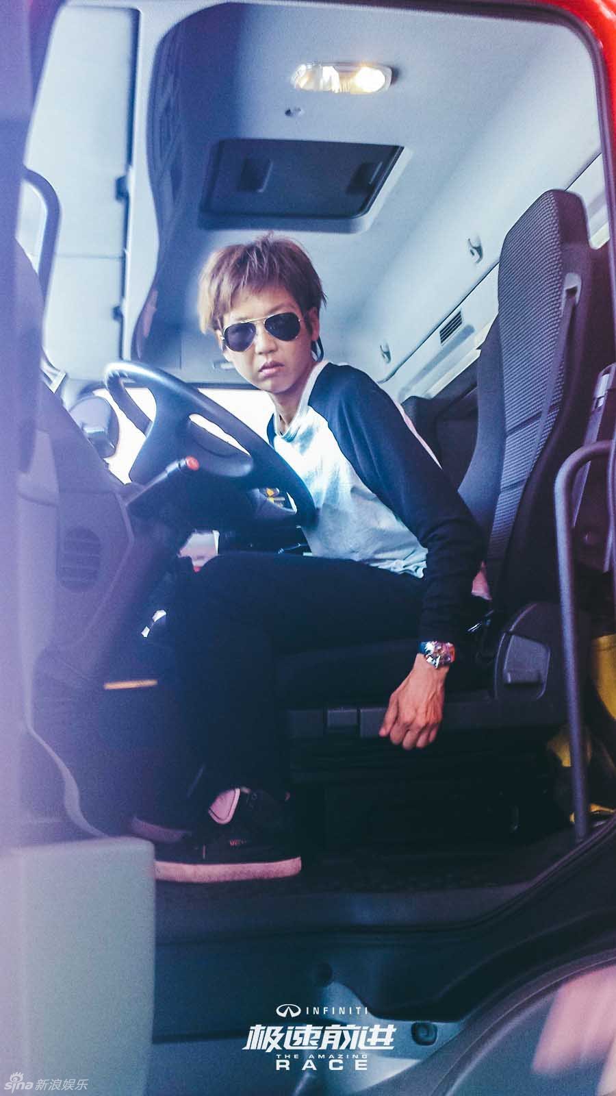 组图:钟汉良亲生<em>酷妹</em>首秀 兄妹俩帅到没朋友_