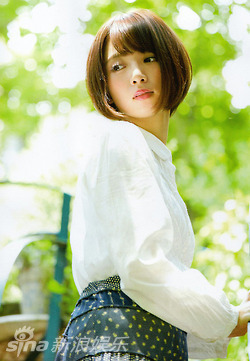 组图:天凉好个秋!桥本奈奈未凉秋写真显清丽