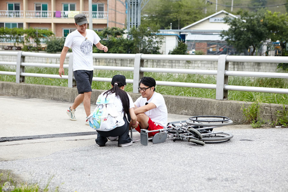 组图:文薇深情告白 王铮亮泪洒节目现场