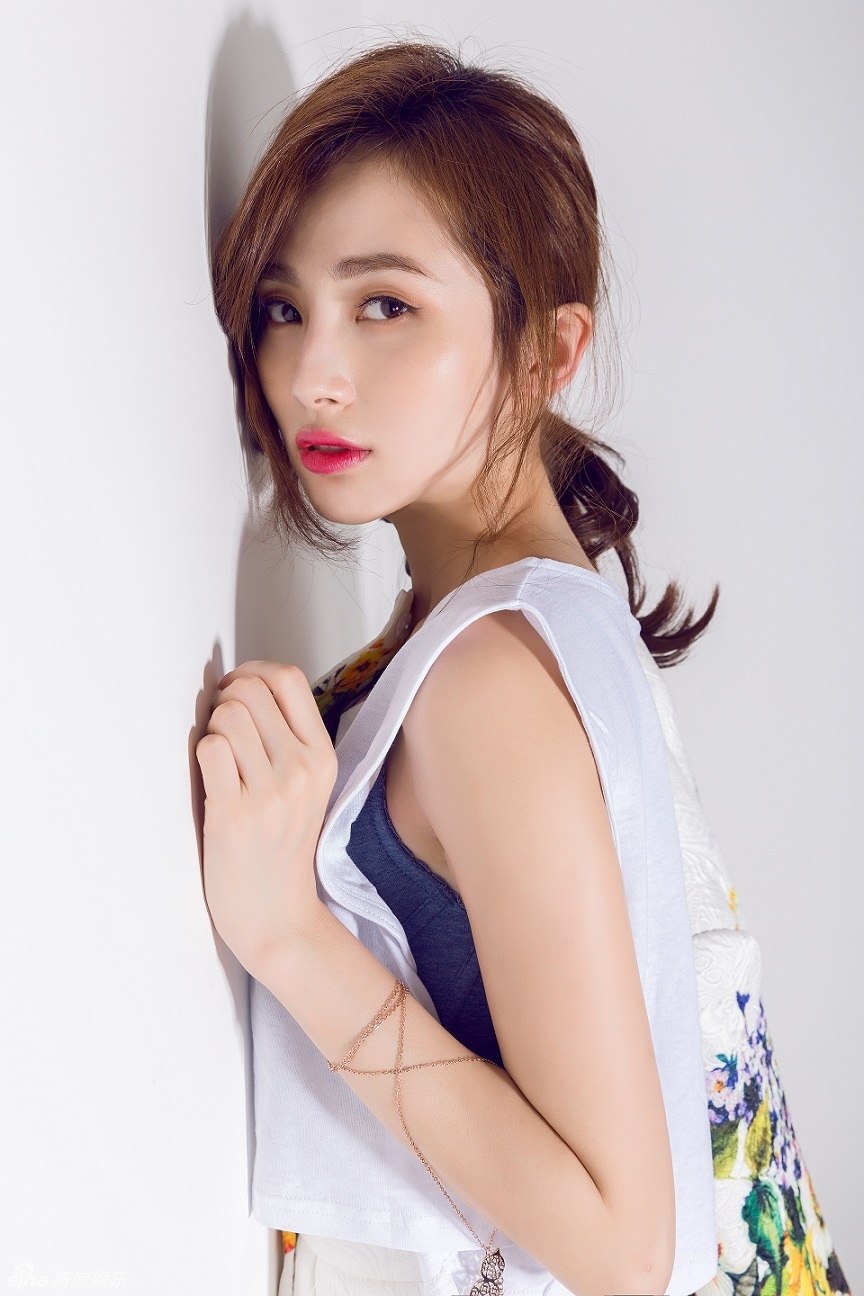 组图:路晨港味儿大片时尚潮装俏丽动人