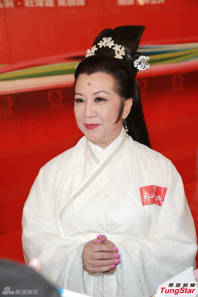 组图:薛家燕喜欢嫩男 笑言想亲萧正楠_娱情速