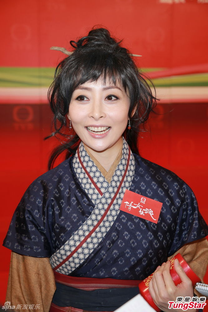 组图:薛家燕喜欢嫩男 笑言想亲萧正楠_娱情速