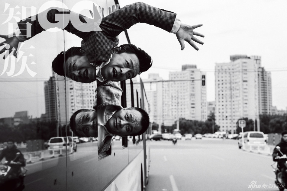 组图:宁浩黄渤都市大片 好基友相互擒头护裆