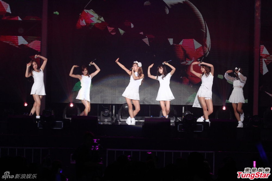 【2014.10.13】【音乐】Henry迷倒台<em>妹做</em>公益