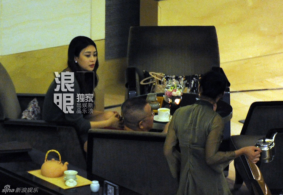 老总坐副驾_老总坐老板椅图片(3)