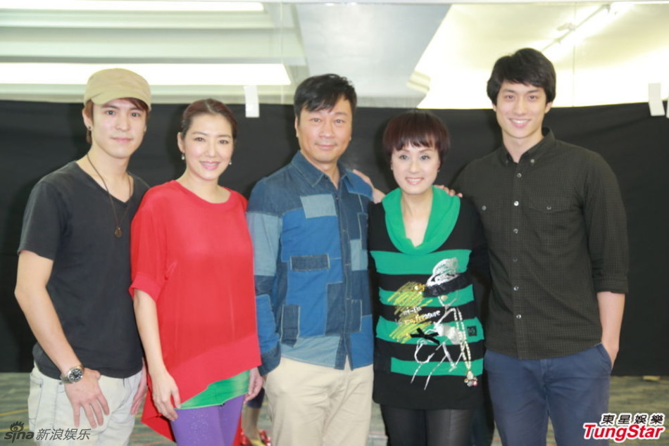新浪娱乐讯黎耀祥将演舞台剧《星海留痕》,与盖鸣晖等演员合作.