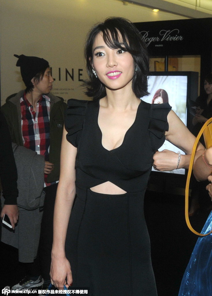 白百何黑色低胸装现身 大秀乳沟蛮腰 -- 佛山E家|佛山信息网|顺德信息网|第一综合信息门户网-FSEHOME.COM