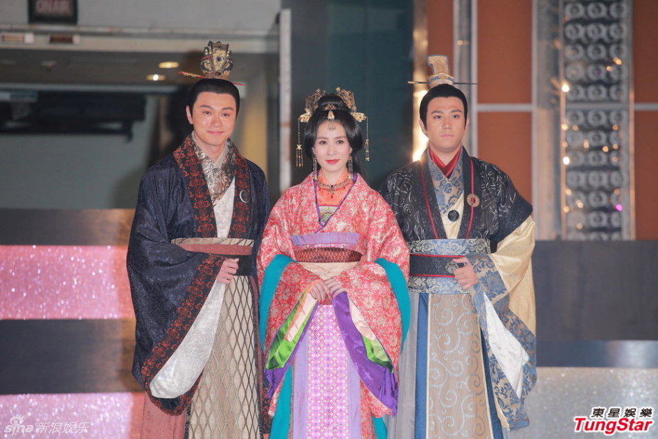 组图:TVB巡礼佘诗曼回巢抢风头 盛装演吕后