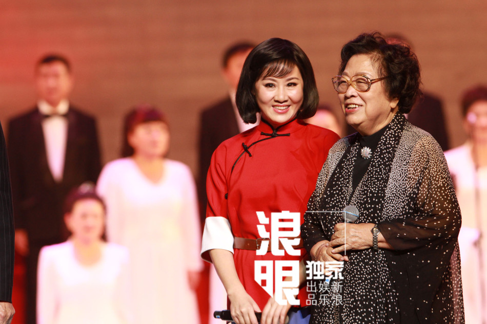 独家:歌唱家王昆去世 十月最后登台演出照曝光_高清图集_新浪网