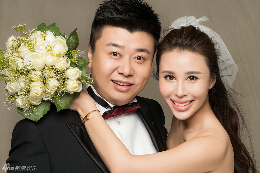 组图:马琳前妻张宁益曝婚纱照 手握花露幸福笑_高清图集_新浪网