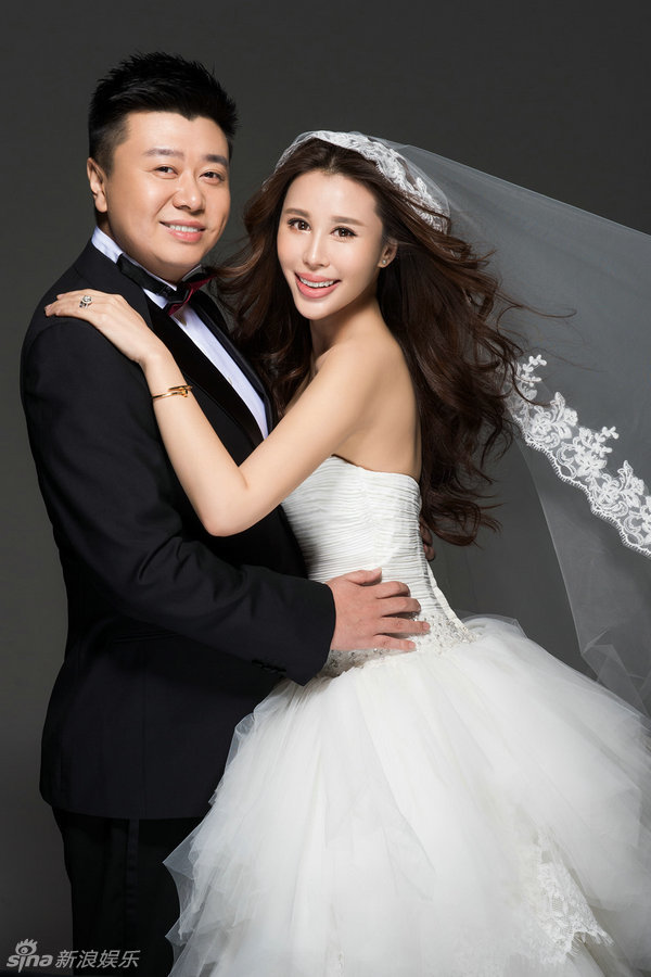 前妻的婚纱_任正非前妻孟军图片