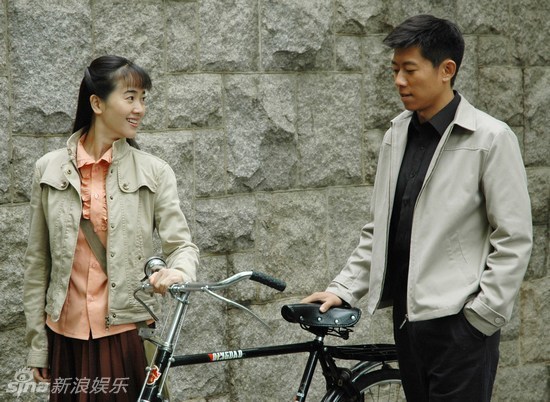 阳光灿烂的日子电影左小青 704_1499191_863243.jpg