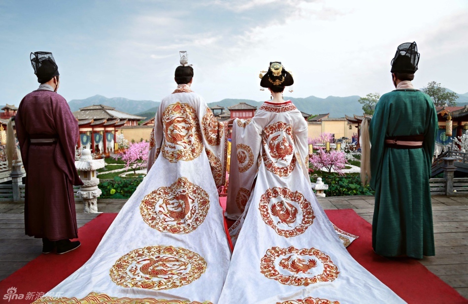 组图:张靓颖唱范冰冰 武则天主题曲 《无字碑》