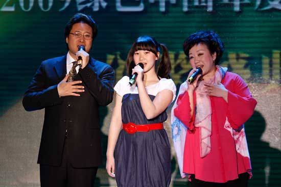 戴玉强18岁女儿清纯甜美 就读音乐院校
