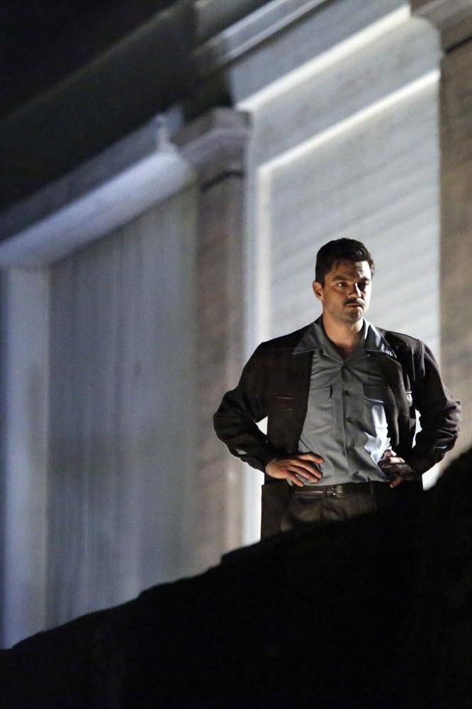 组图:美国队长前女友泳装美艳 紧抱钢铁侠之父