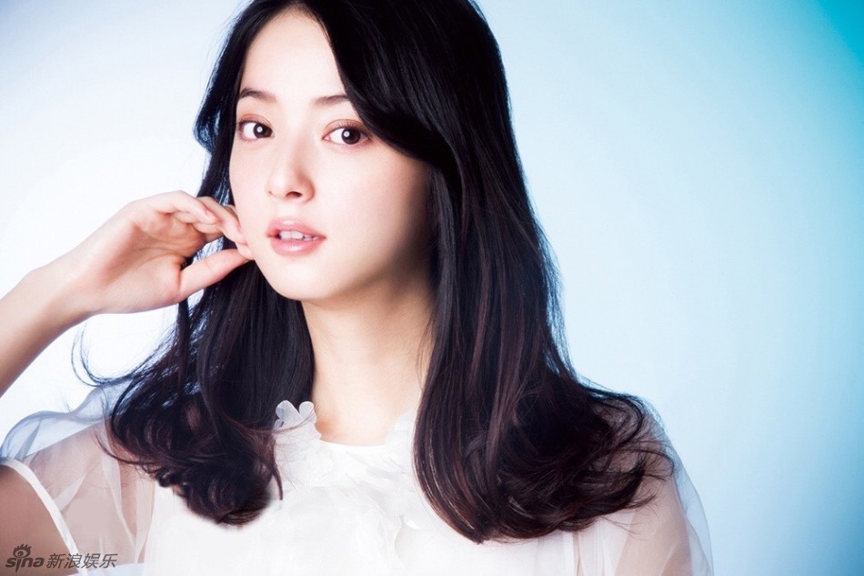 组图:日本最美女星佐佐木希白裙写真优雅迷人