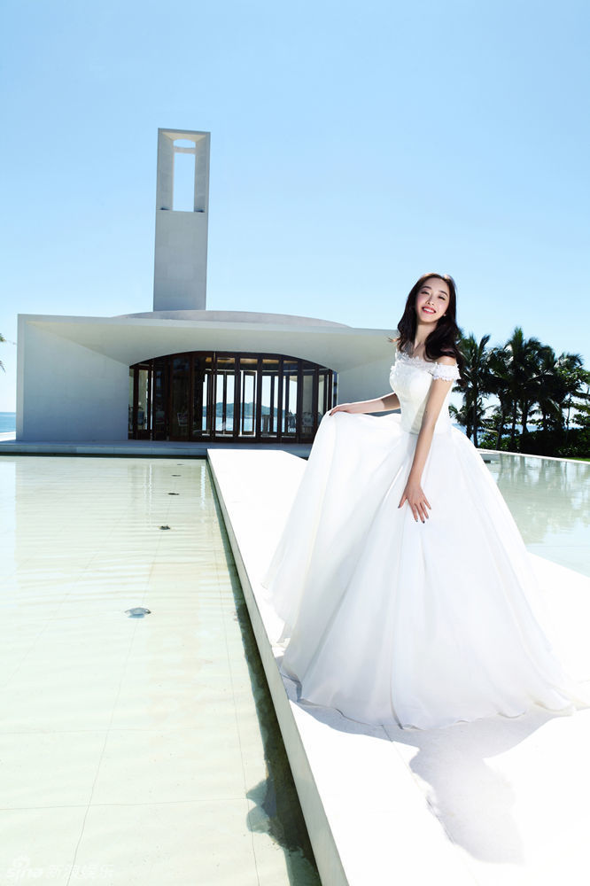 蒋梦婕婚纱_杨洋蒋梦婕婚纱图(2)