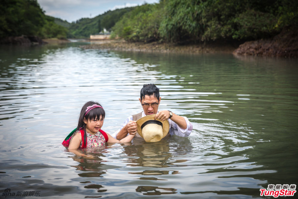 组图:《澳门风云2》聚首 张家辉发哥斗智斗力