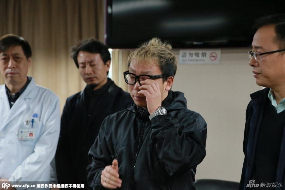 组图:姚贝娜病逝 北大深圳医院召开新闻发布会