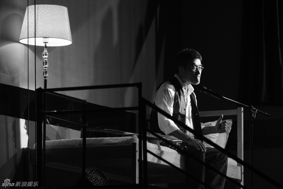 图片: 李宗盛演唱会 卖萌不断  成龙 惊喜现身献花