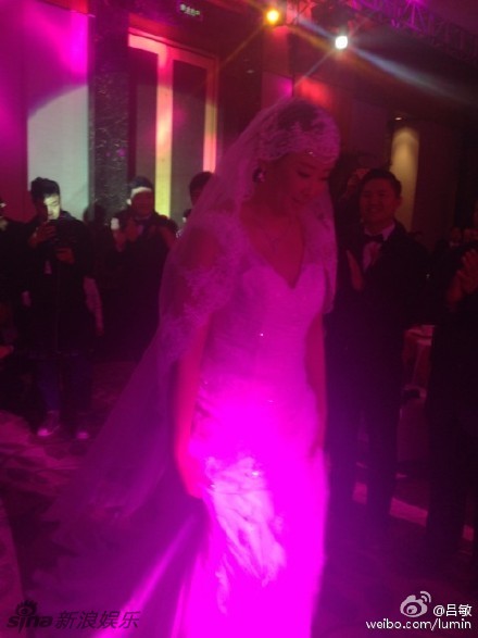 冯坤婚纱照_冯坤性感图片