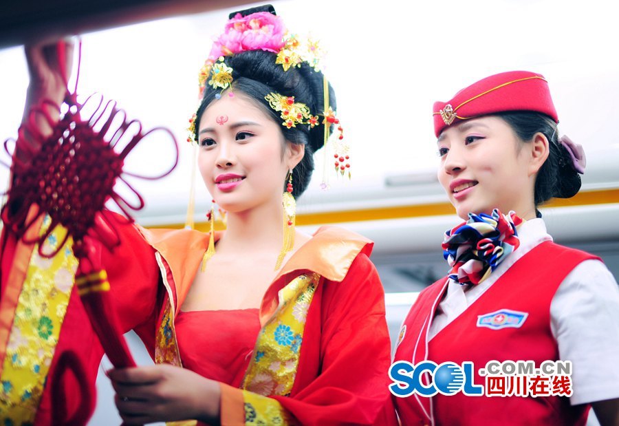 成都美女变身武<em>媚娘</em>当妩媚<em>空姐</em> 罗袖翩跹 -- 佛