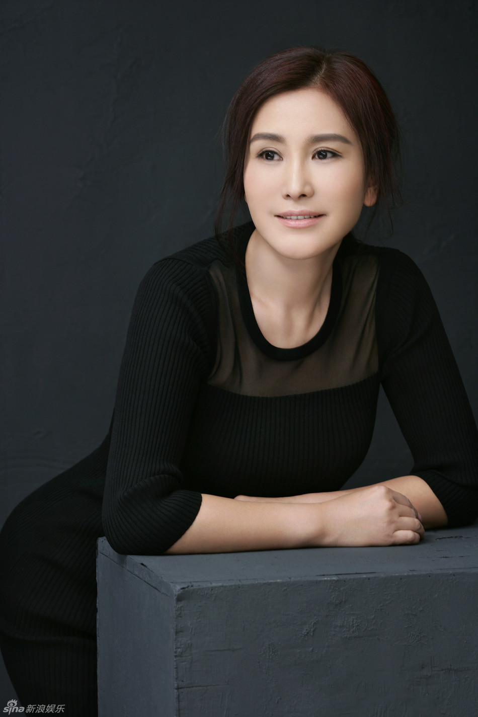 组图:王茜曝领悟写真大片 铁娘子也有柔情_高清图集_新浪网