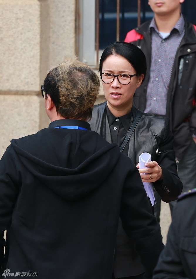 组图:姚贝娜追悼会最后笑容定格 那英流泪不止_高清