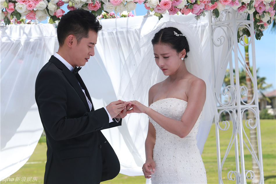组图:《天天想你》唯美婚纱照 韩栋贾青牵手_高清图集