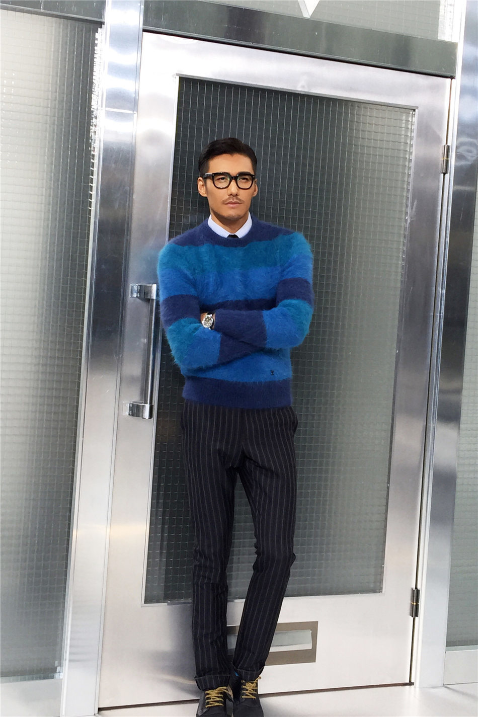 组图:胡兵亮相巴黎时装周 高挑贵公子气质十足