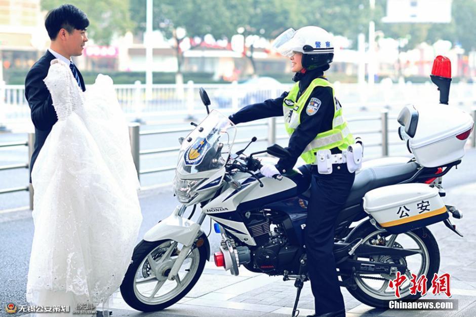 警察婚纱_警察婚纱照(3)