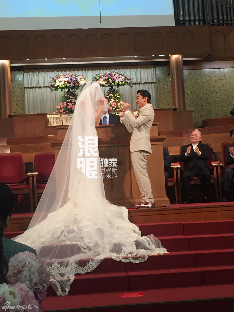 李亚男婚纱_王祖蓝李亚男婚纱图片(3)