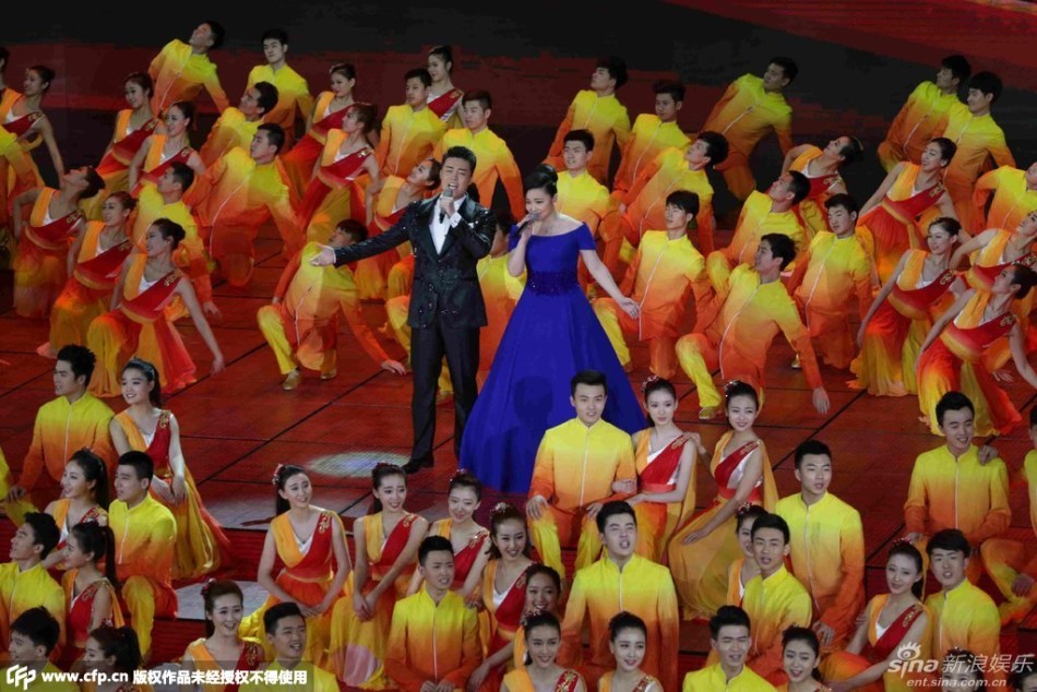 2015央视羊年春晚 歌曲《时代的勇气》 -- 佛山