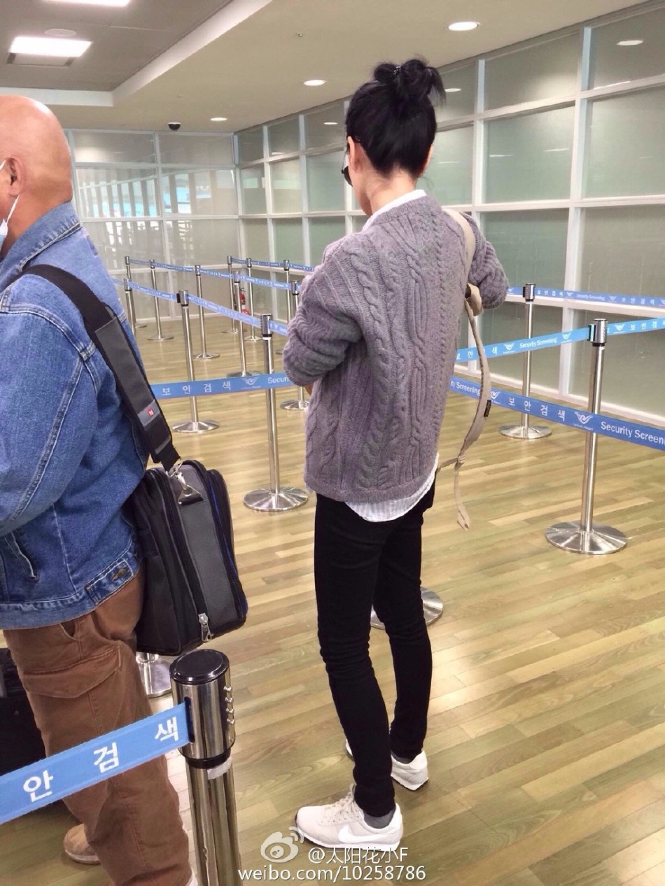 飞机场的女孩视频 704_1579162_856453.jpg