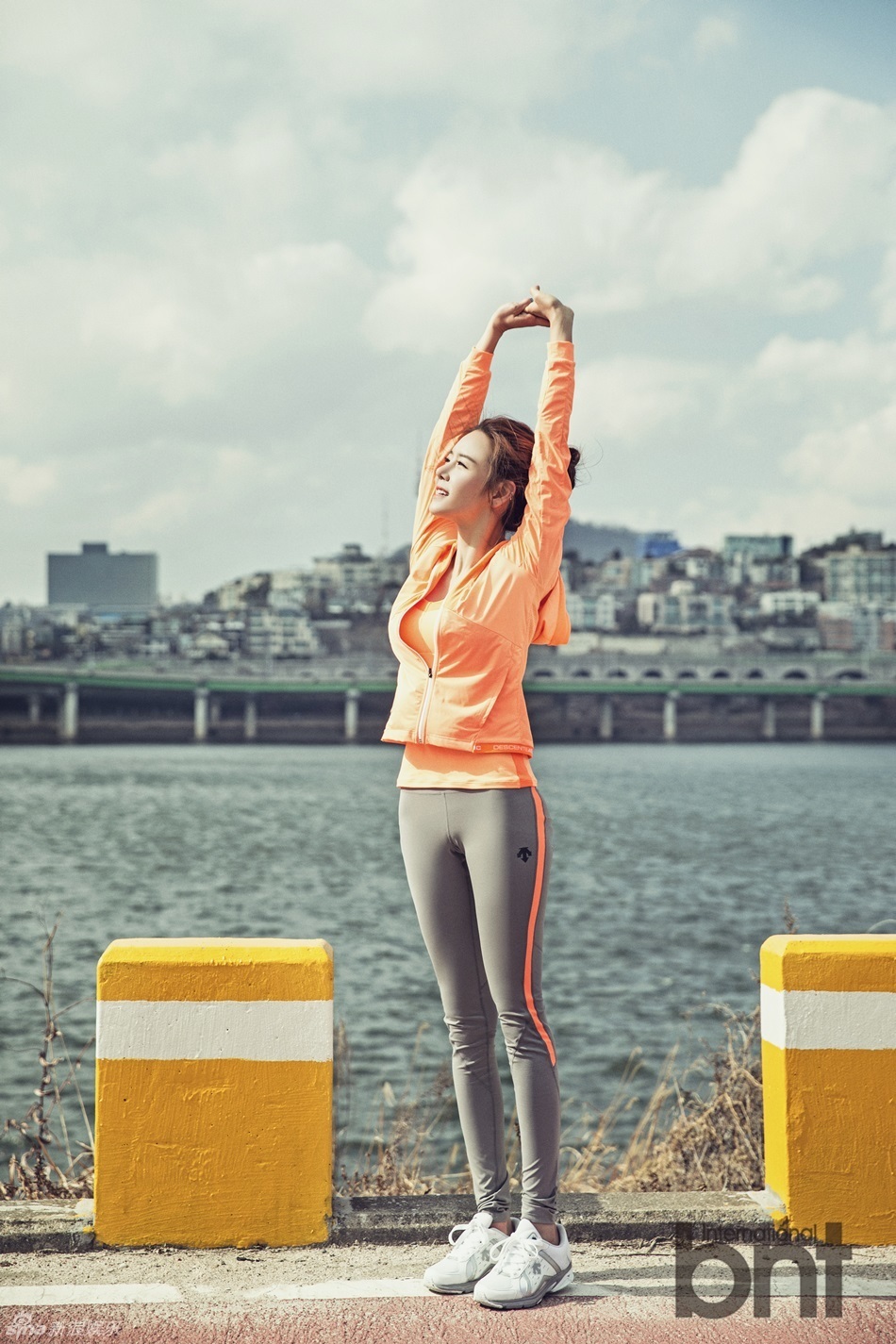 韩国美女演员李妍杜