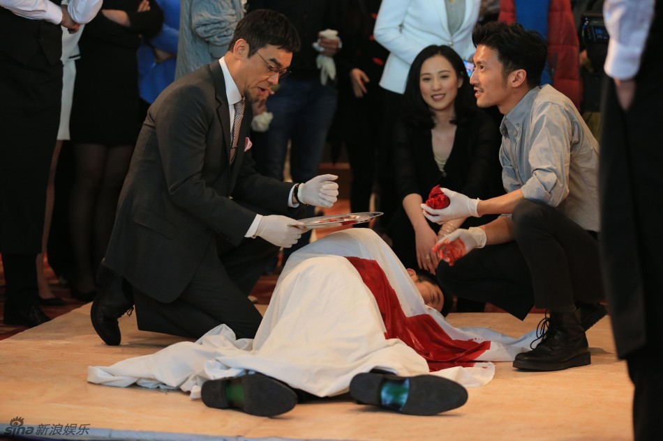 谢霆锋拒回应王菲怀孕 调侃媒体不乖