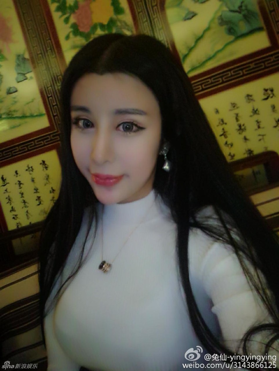 组图:15岁萌少女整容变蛇精 高调炫富遭抨击_高清图集