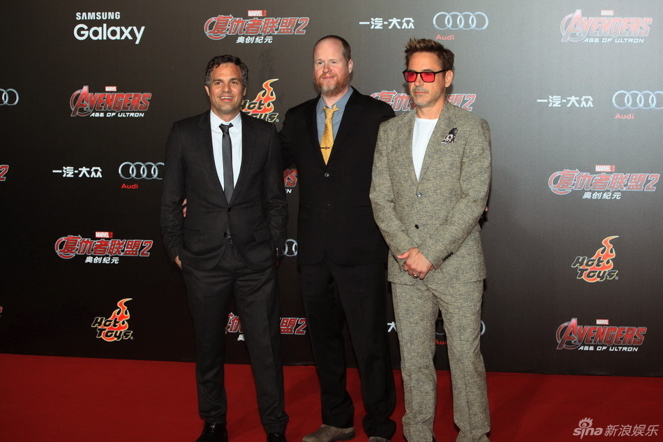 《复联2》导演:钢铁侠绿巨人都是我玩偶--扬子