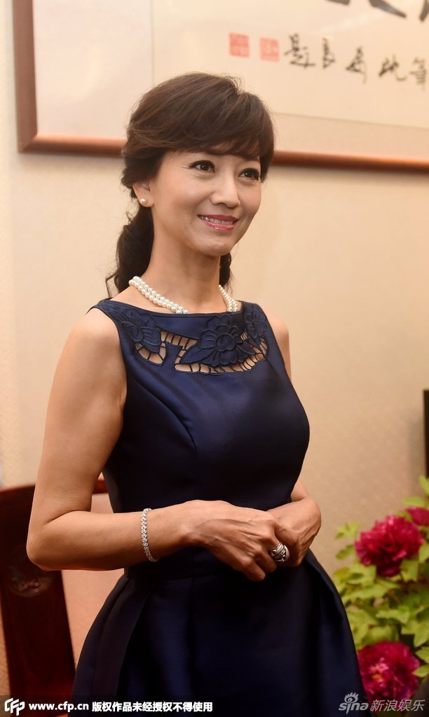 赵雅芝 支持   键翻阅图片 列表查看 大图 全屏观看 2015.04.