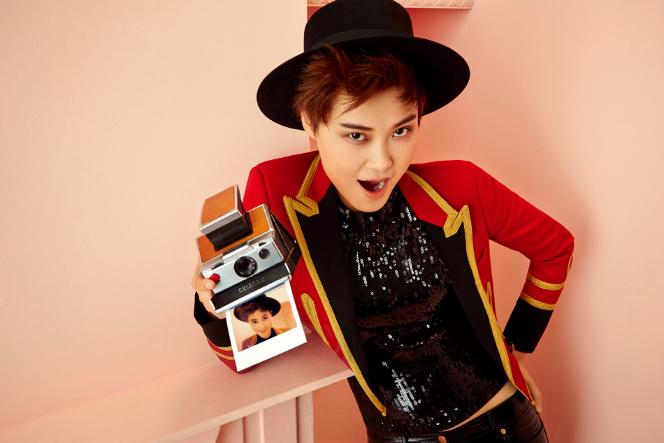  李宇春 再拍时尚 大片  优雅酷帅尽显大长腿--扬子