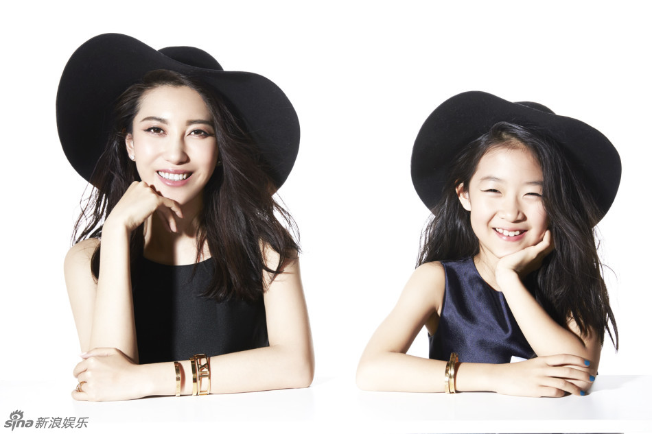 章子怡<em>嫂子</em>侄女拍清新大片 母女宛若<em>姐妹</em> -- 佛