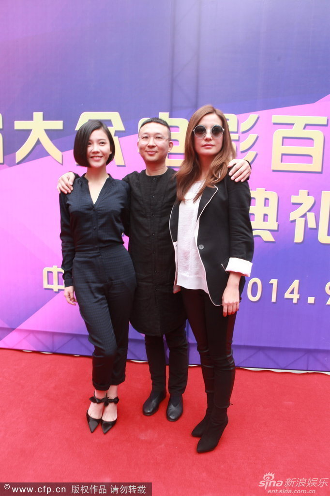 女老总唱歌_唱歌卡通图片