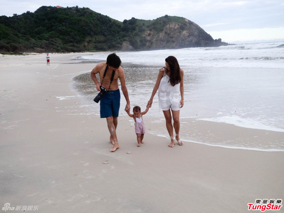 组图:杜德伟与爱妻回忆浪漫  CARA G 家庭照曝