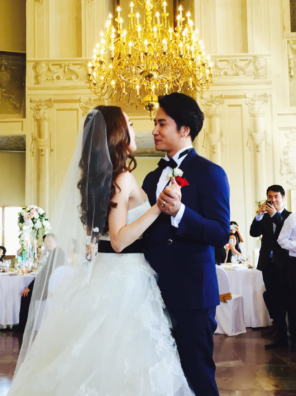 曹格婚纱照_曹格女儿(3)