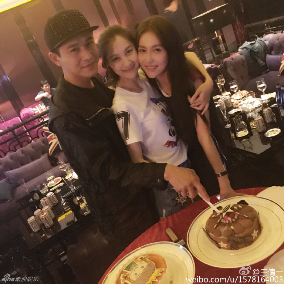 13 15:39:16 4 / 5 新浪娱乐讯 13日下午,乔振宇老婆王倩一在微博晒出