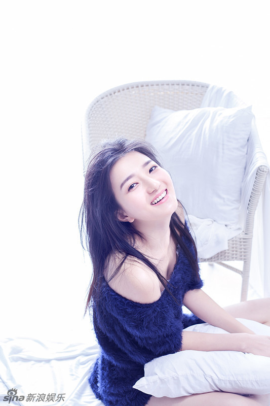 白卉子青春靓丽